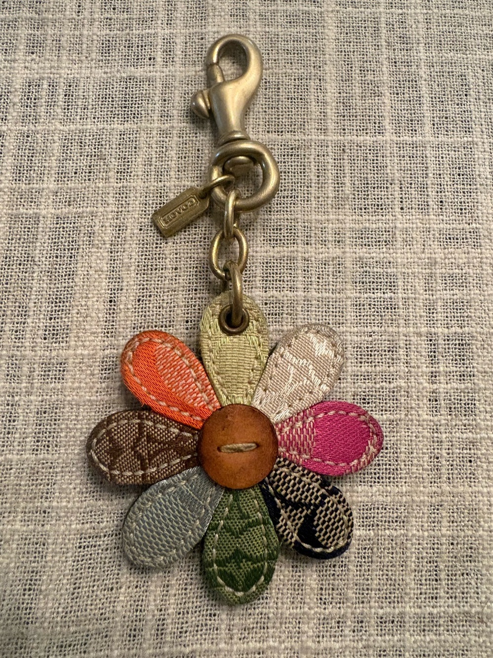 Coach VTG Y2K Signature Daisy Flower Bag Charm Key Chain with Brass Clasp